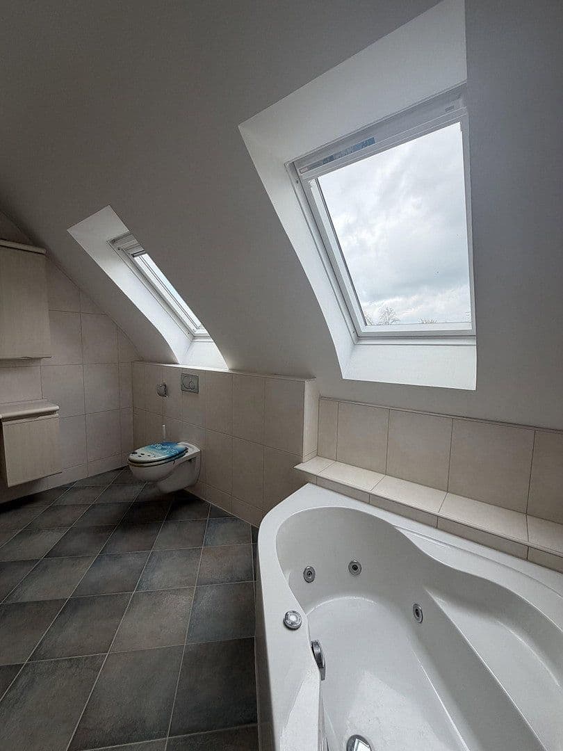 Predaj domu 145 m², pozemek 329 m², Rüsselsheim am Main, Hesensko Predaj domu 145 m², pozemek 329 m², Rüsselsheim am Main, Hesensko