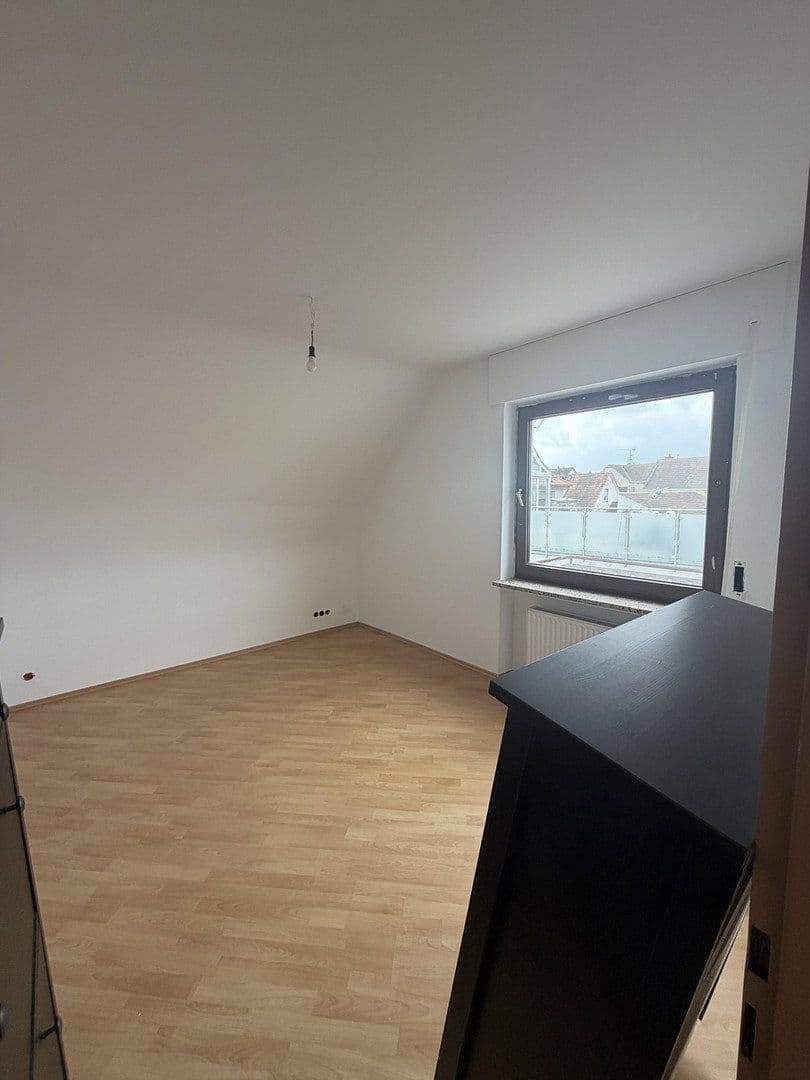 Predaj domu 145 m², pozemek 329 m², Rüsselsheim am Main, Hesensko Predaj domu 145 m², pozemek 329 m², Rüsselsheim am Main, Hesensko