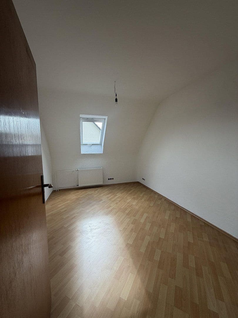 Predaj domu 145 m², pozemek 329 m², Rüsselsheim am Main, Hesensko Predaj domu 145 m², pozemek 329 m², Rüsselsheim am Main, Hesensko