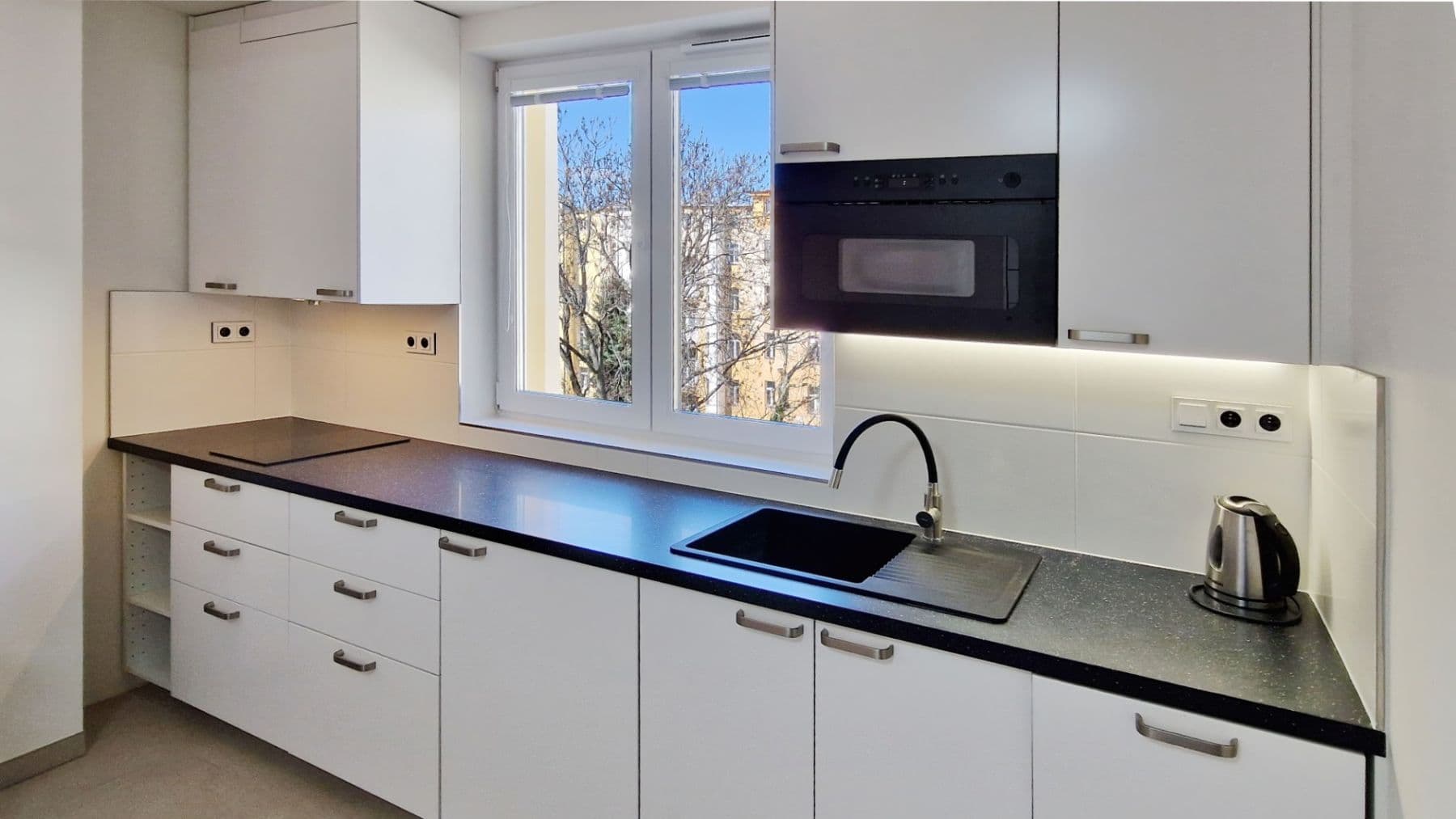 Prenájom bytu 1-izbový 27 m², Slovenská, Praha, Praha Prenájom bytu 1-izbový 27 m², Slovenská, Praha, Praha