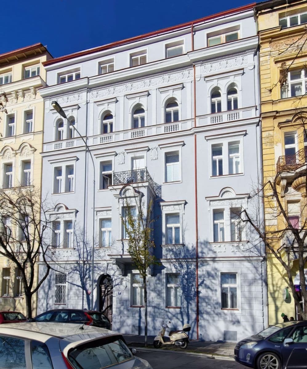 Prenájom bytu 1-izbový 27 m², Slovenská, Praha, Praha Prenájom bytu 1-izbový 27 m², Slovenská, Praha, Praha