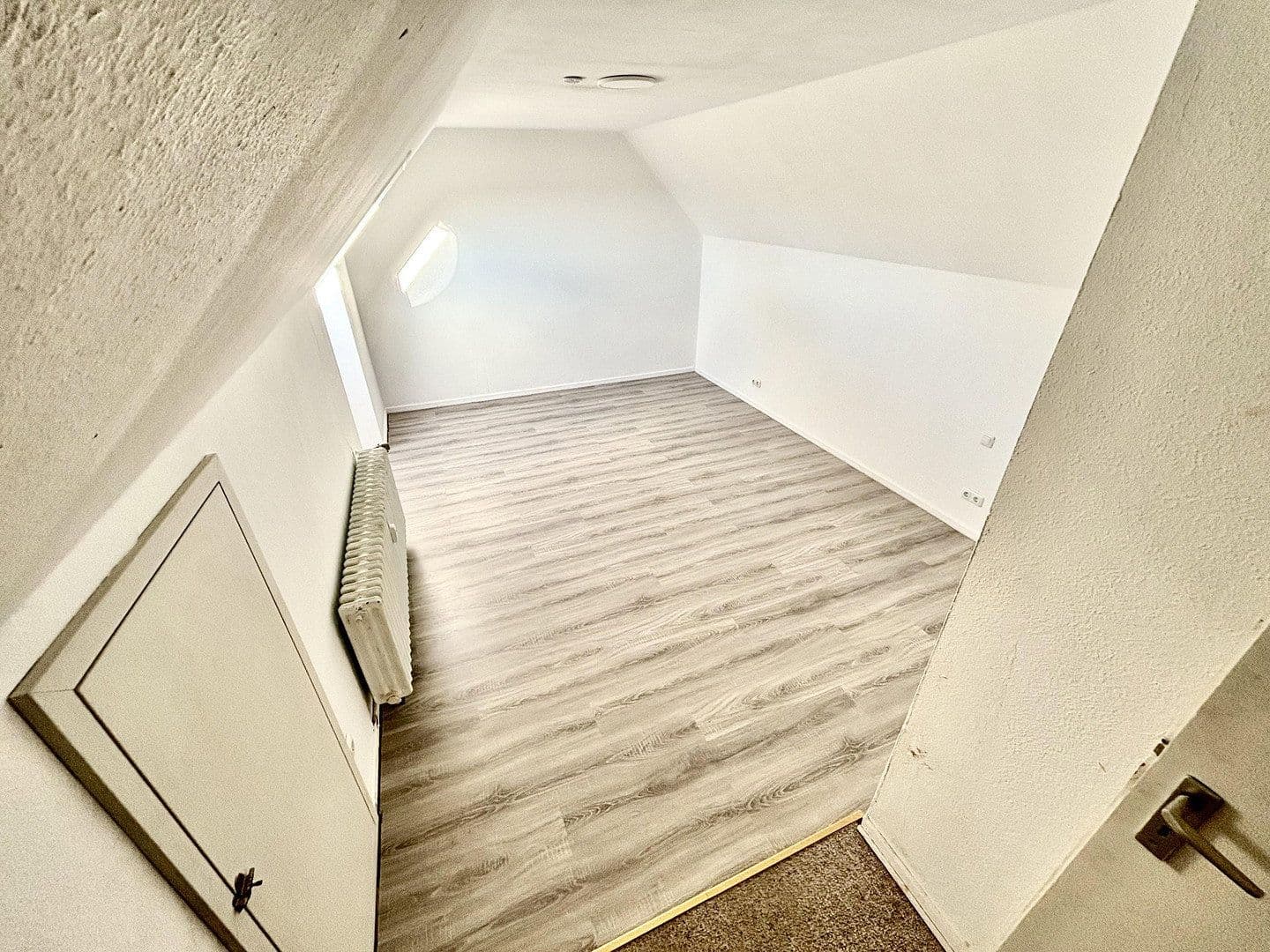 Predaj bytu 4-izbový 95 m², Nelkenstrasse 9, Stadthagen, Dolné Sasko Predaj bytu 4-izbový 95 m², Nelkenstrasse 9, Stadthagen, Dolné Sasko