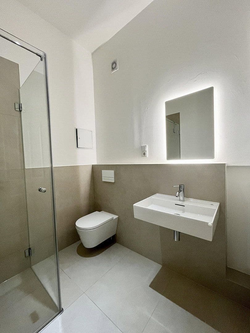 Prenájom bytu 1-izbový 40 m², Schöneberger Straße 9, Berlin, Berlín Prenájom bytu 1-izbový 40 m², Schöneberger Straße 9, Berlin, Berlín