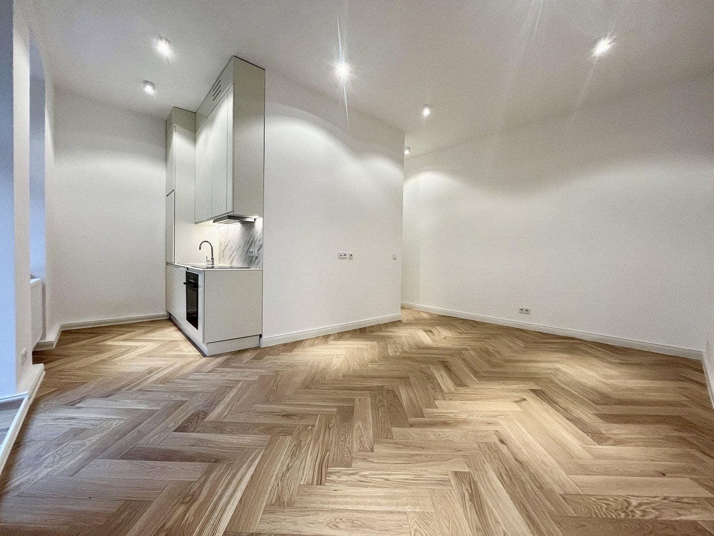 Prenájom bytu 1-izbový 40 m², Schöneberger Straße 9, Berlin, Berlín Prenájom bytu 1-izbový 40 m², Schöneberger Straße 9, Berlin, Berlín