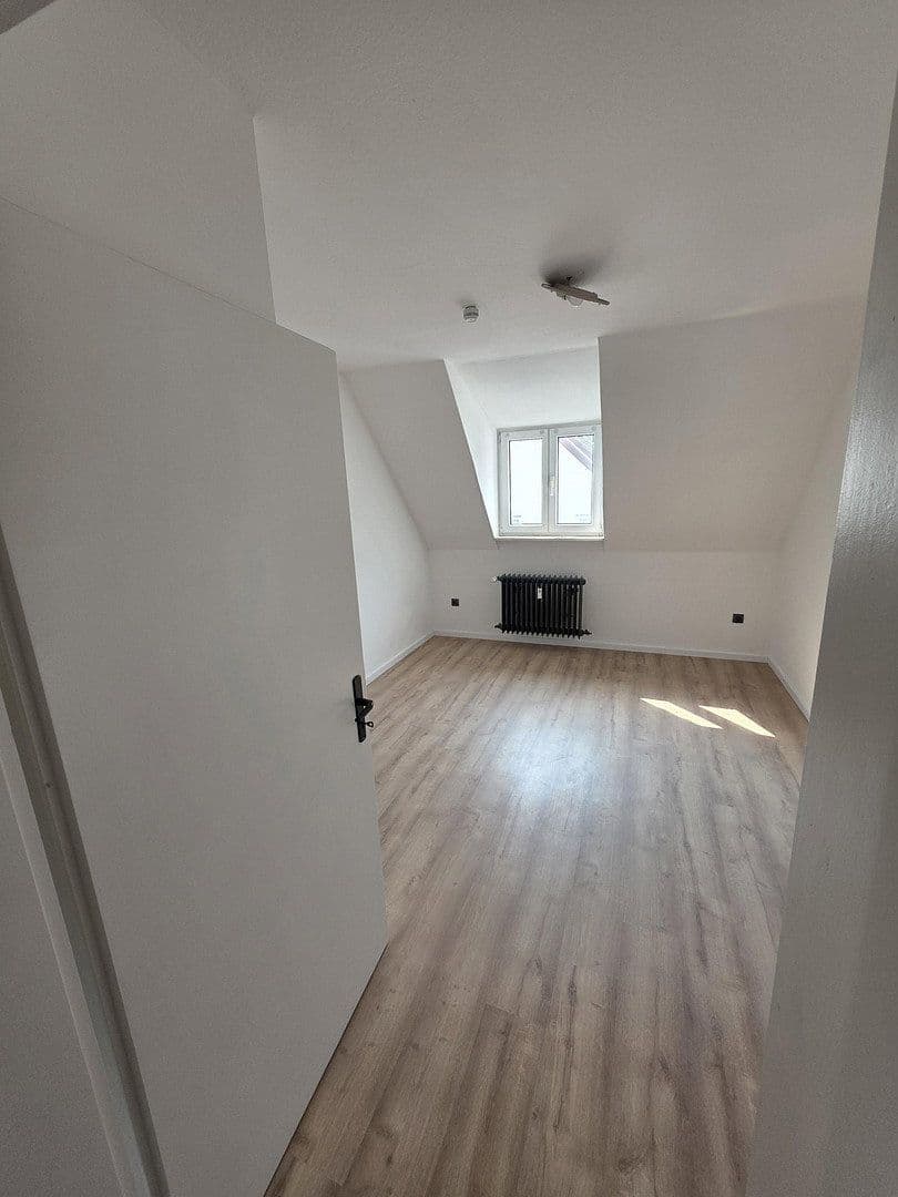 Prenájom bytu 4-izbový 115 m², Hauptstraße 19, Bruchweiler-Bärenbach, Porýnie-Falcko Prenájom bytu 4-izbový 115 m², Hauptstraße 19, Bruchweiler-Bärenbach, Porýnie-Falcko