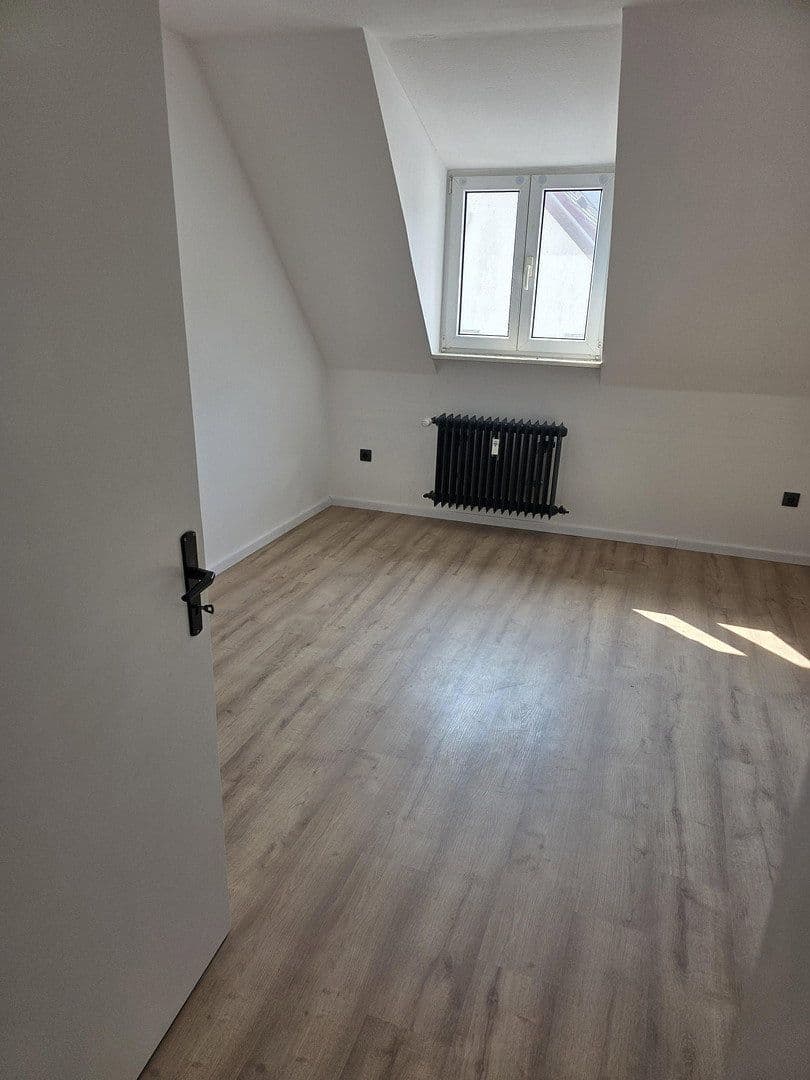 Prenájom bytu 4-izbový 115 m², Hauptstraße 19, Bruchweiler-Bärenbach, Porýnie-Falcko Prenájom bytu 4-izbový 115 m², Hauptstraße 19, Bruchweiler-Bärenbach, Porýnie-Falcko