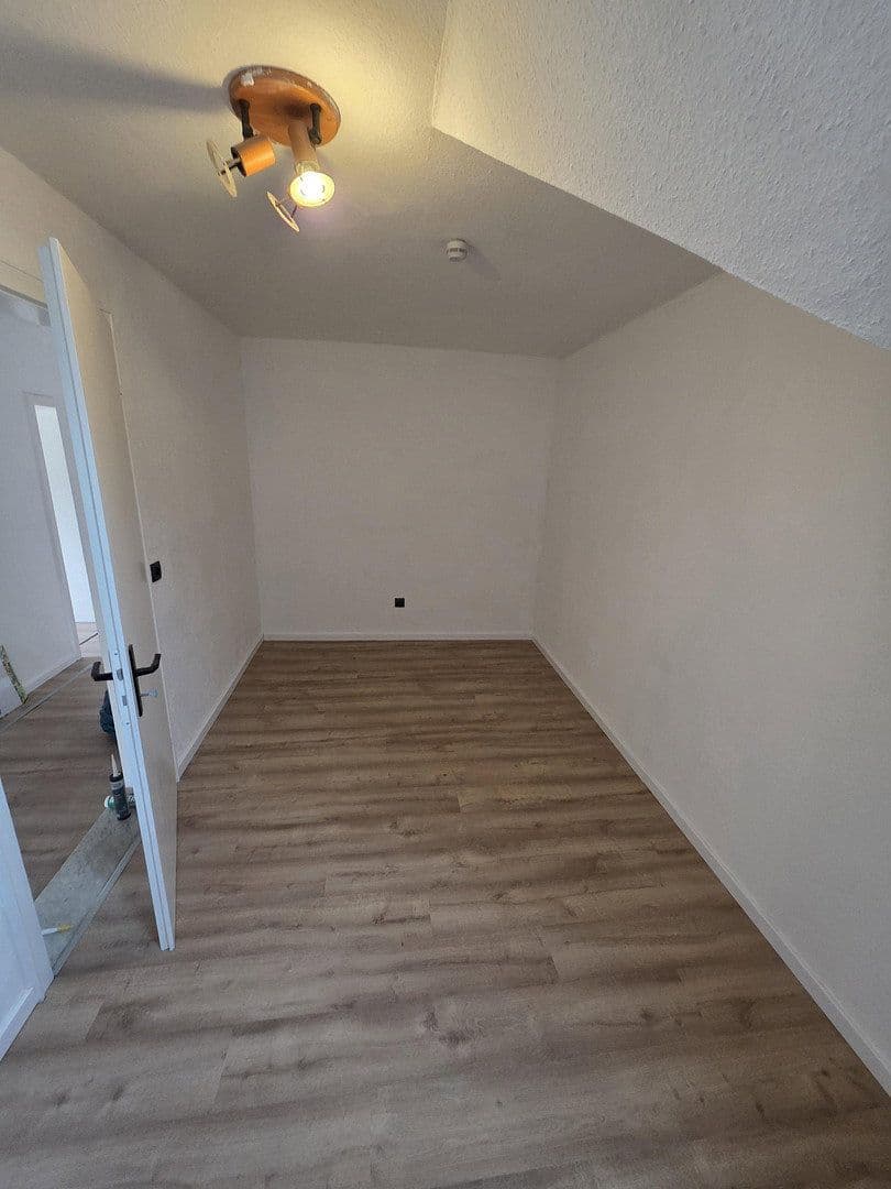 Prenájom bytu 4-izbový 115 m², Hauptstraße 19, Bruchweiler-Bärenbach, Porýnie-Falcko Prenájom bytu 4-izbový 115 m², Hauptstraße 19, Bruchweiler-Bärenbach, Porýnie-Falcko