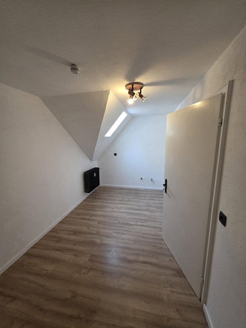 Prenájom bytu 4-izbový 115 m², Hauptstraße 19, Bruchweiler-Bärenbach, Porýnie-Falcko Prenájom bytu 4-izbový 115 m², Hauptstraße 19, Bruchweiler-Bärenbach, Porýnie-Falcko