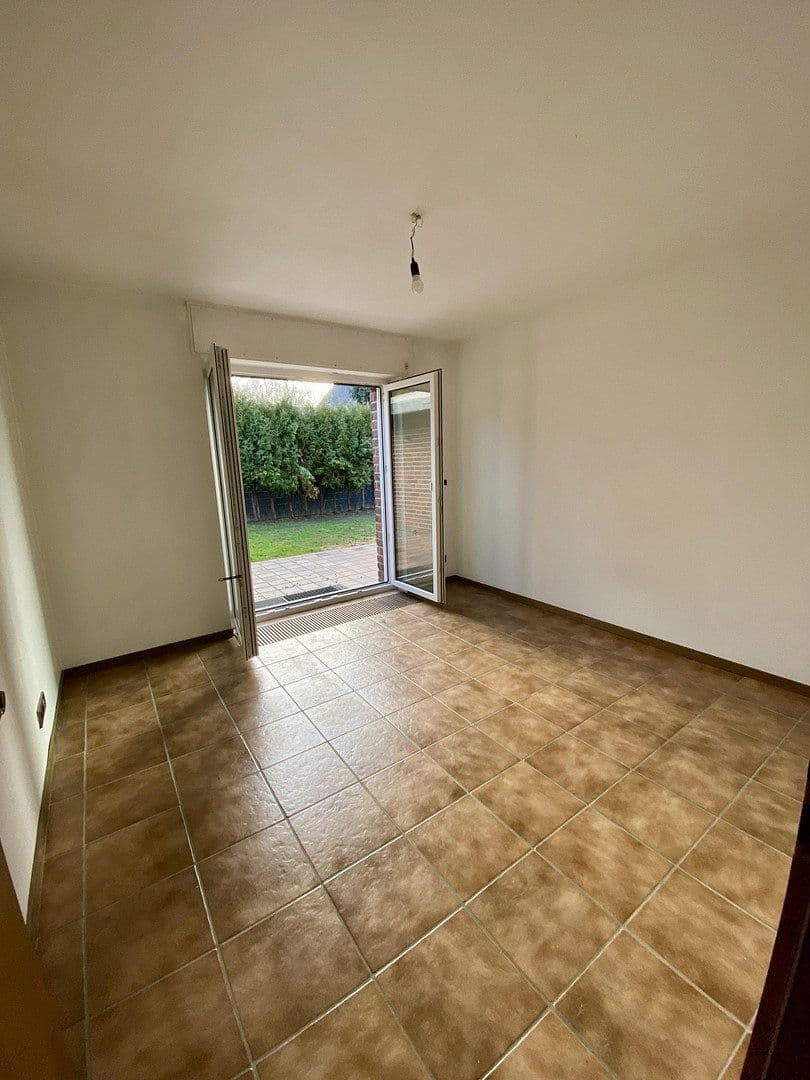 Predaj domu 138 m², pozemek 378 m², Friedhofstraße 24, Nettetal, Severné Porýnie - Westfálsko Predaj domu 138 m², pozemek 378 m², Friedhofstraße 24, Nettetal, Severné Porýnie - Westfálsko