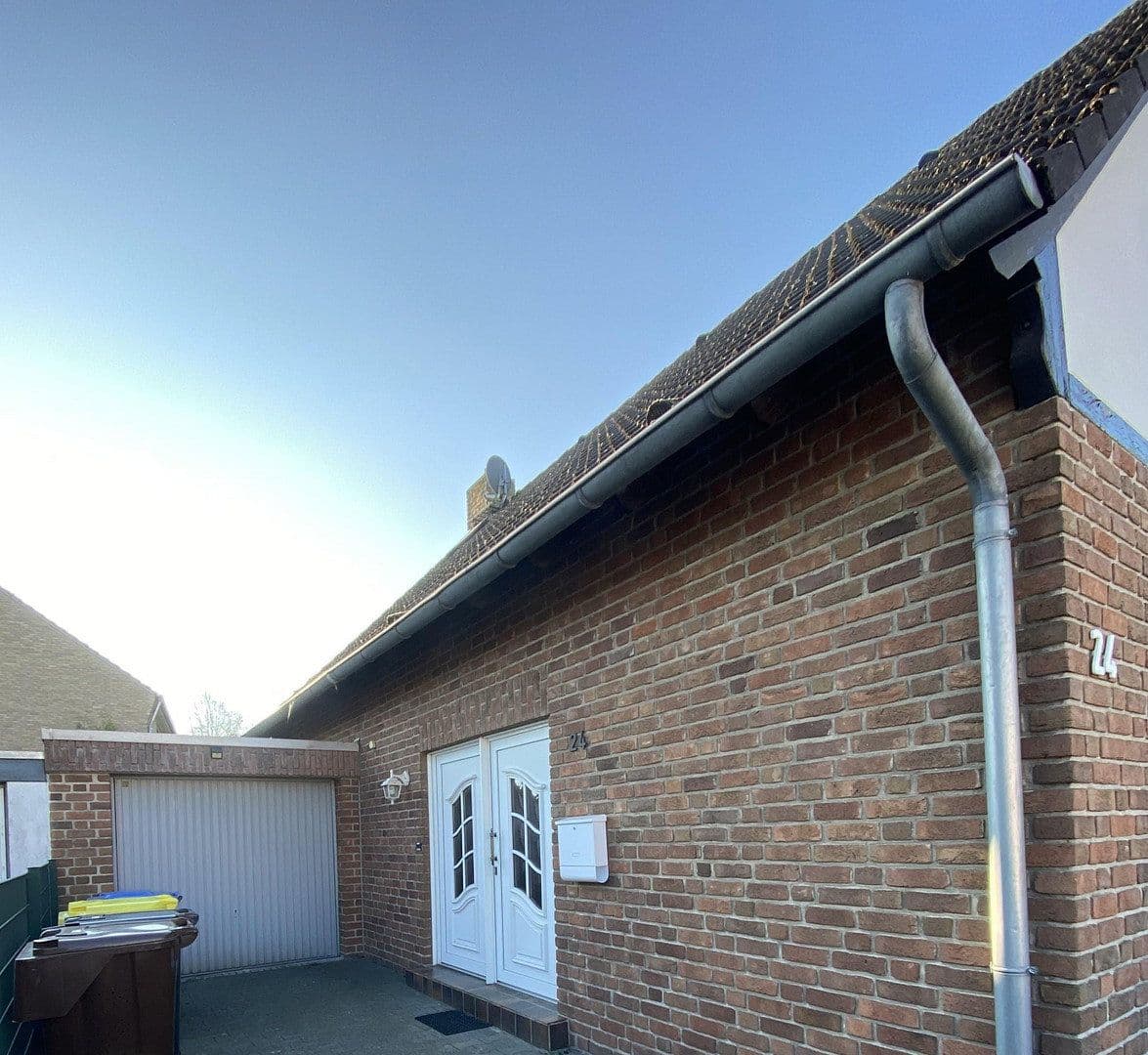 Predaj domu 138 m², pozemek 378 m², Friedhofstraße 24, Nettetal, Severné Porýnie - Westfálsko Predaj domu 138 m², pozemek 378 m², Friedhofstraße 24, Nettetal, Severné Porýnie - Westfálsko