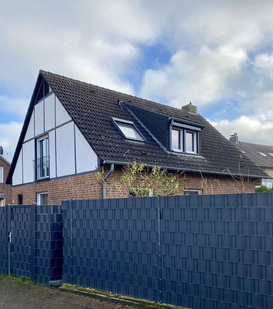 Predaj domu 138 m², pozemek 378 m², Friedhofstraße 24, Nettetal, Severné Porýnie - Westfálsko Predaj domu 138 m², pozemek 378 m², Friedhofstraße 24, Nettetal, Severné Porýnie - Westfálsko