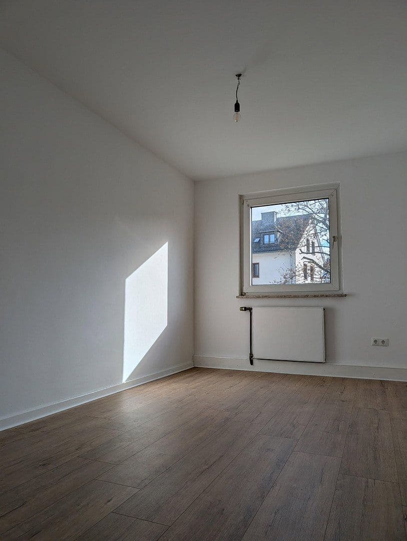 Prenájom bytu 3-izbový 62 m², Frankfurt, Hesensko Prenájom bytu 3-izbový 62 m², Frankfurt, Hesensko