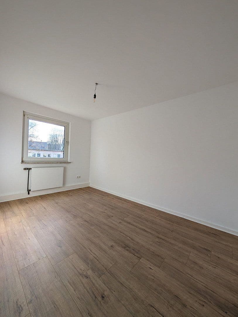 Prenájom bytu 3-izbový 62 m², Frankfurt, Hesensko Prenájom bytu 3-izbový 62 m², Frankfurt, Hesensko