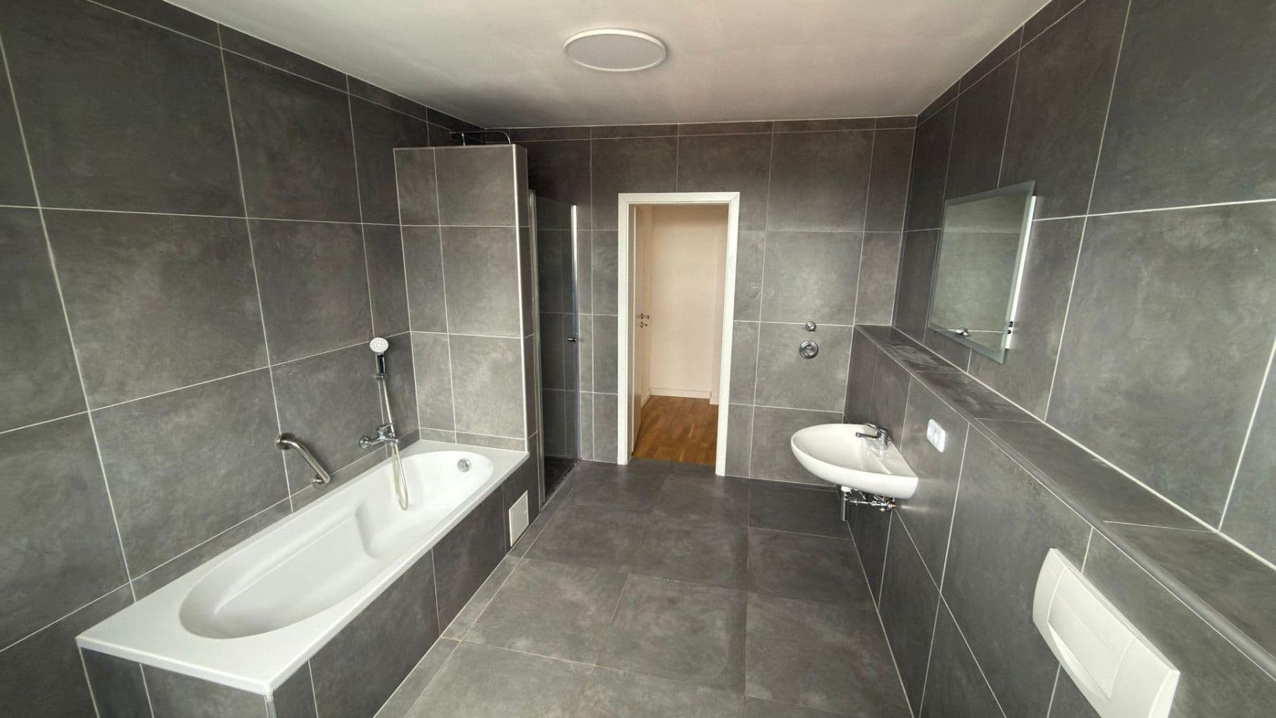 Prenájom bytu 4-izbový 193 m², Bergstraße 16, Carlsberg, Porýnie-Falcko Prenájom bytu 4-izbový 193 m², Bergstraße 16, Carlsberg, Porýnie-Falcko