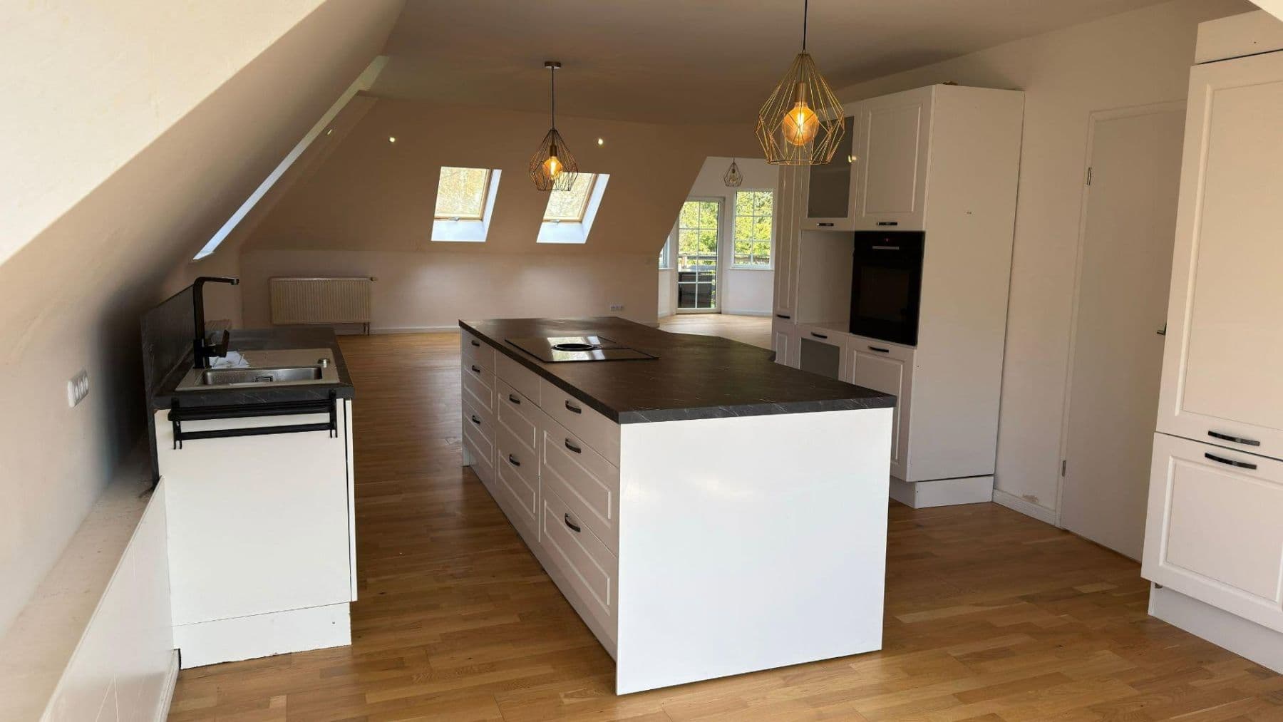 Prenájom bytu 4-izbový 193 m², Bergstraße 16, Carlsberg, Porýnie-Falcko Prenájom bytu 4-izbový 193 m², Bergstraße 16, Carlsberg, Porýnie-Falcko