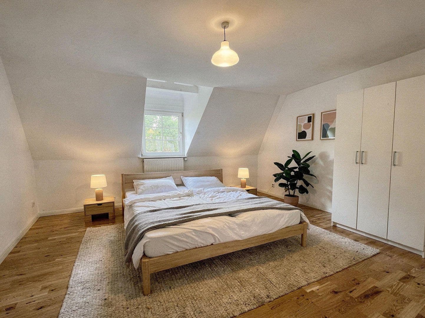 Prenájom bytu 4-izbový 193 m², Bergstraße 16, Carlsberg, Porýnie-Falcko Prenájom bytu 4-izbový 193 m², Bergstraße 16, Carlsberg, Porýnie-Falcko