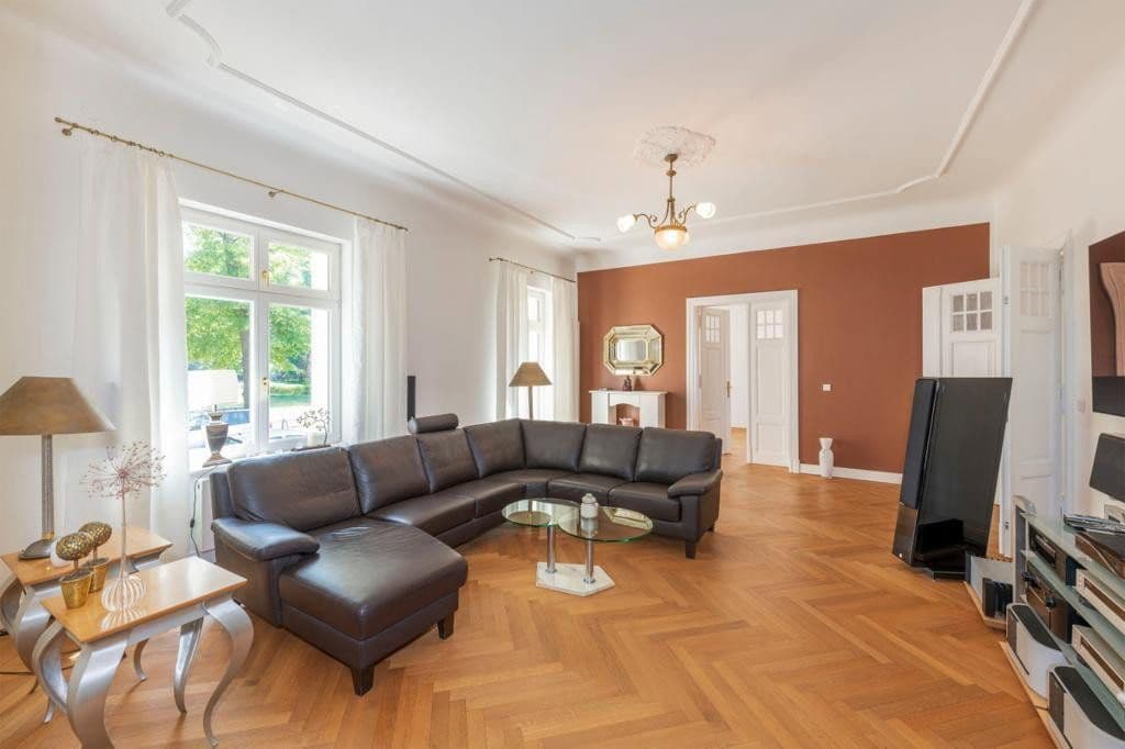 Predaj domu 335 m², pozemek 2.056 m², Berlin, Berlín Predaj domu 335 m², pozemek 2.056 m², Berlin, Berlín