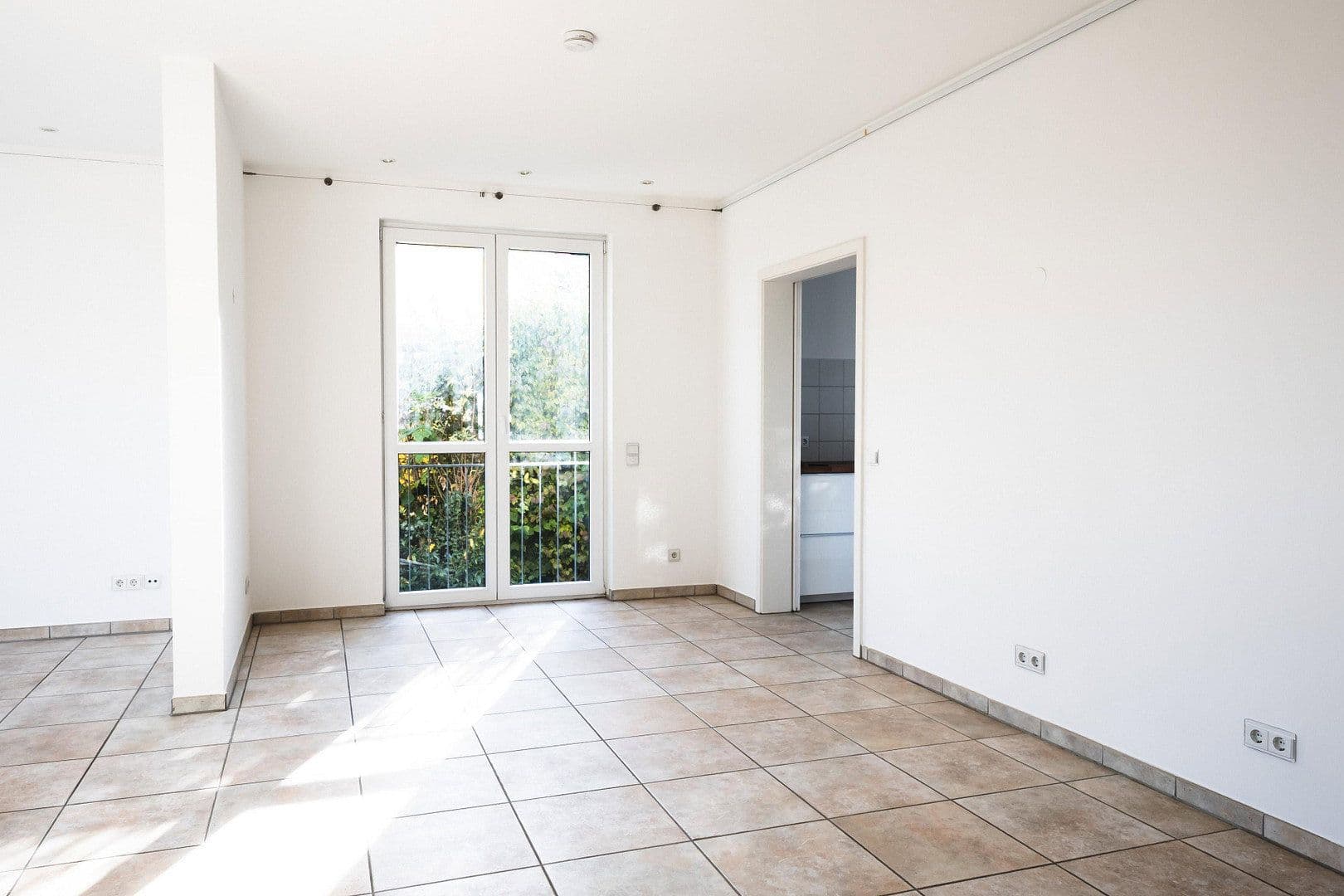 Prenájom bytu 5-izbový 149 m², Tübingen, Bádensko-Wurttembersko Prenájom bytu 5-izbový 149 m², Tübingen, Bádensko-Wurttembersko