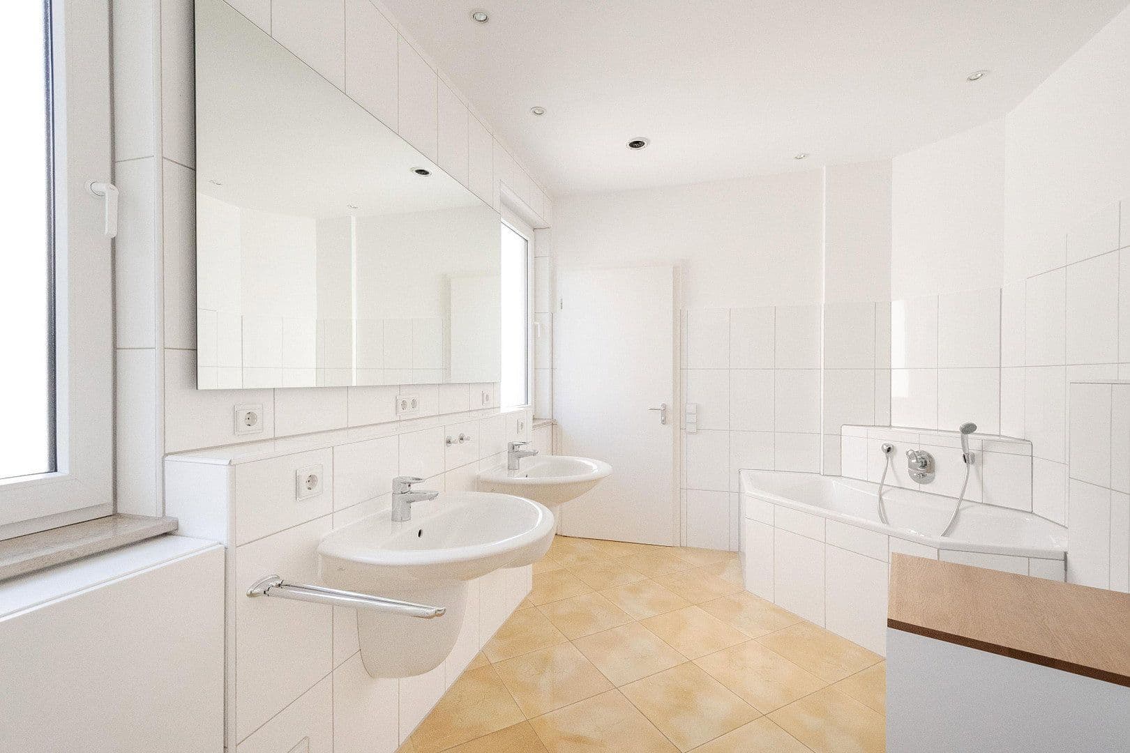 Prenájom bytu 5-izbový 149 m², Tübingen, Bádensko-Wurttembersko Prenájom bytu 5-izbový 149 m², Tübingen, Bádensko-Wurttembersko