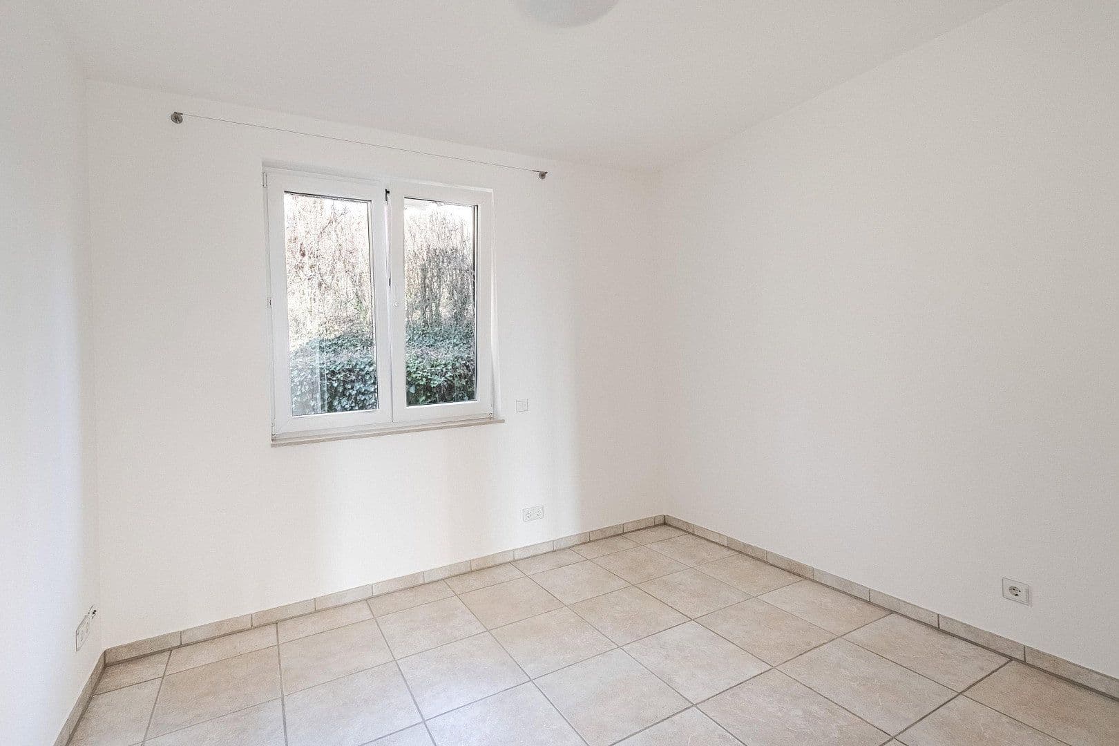 Prenájom bytu 5-izbový 149 m², Tübingen, Bádensko-Wurttembersko Prenájom bytu 5-izbový 149 m², Tübingen, Bádensko-Wurttembersko