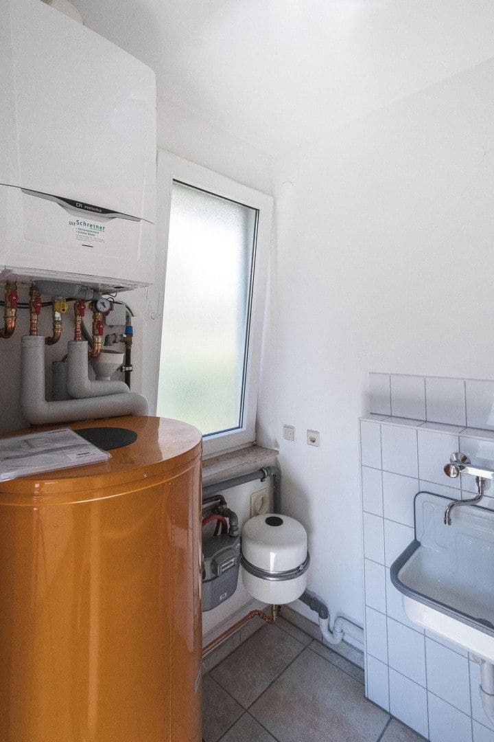 Prenájom bytu 5-izbový 149 m², Tübingen, Bádensko-Wurttembersko Prenájom bytu 5-izbový 149 m², Tübingen, Bádensko-Wurttembersko