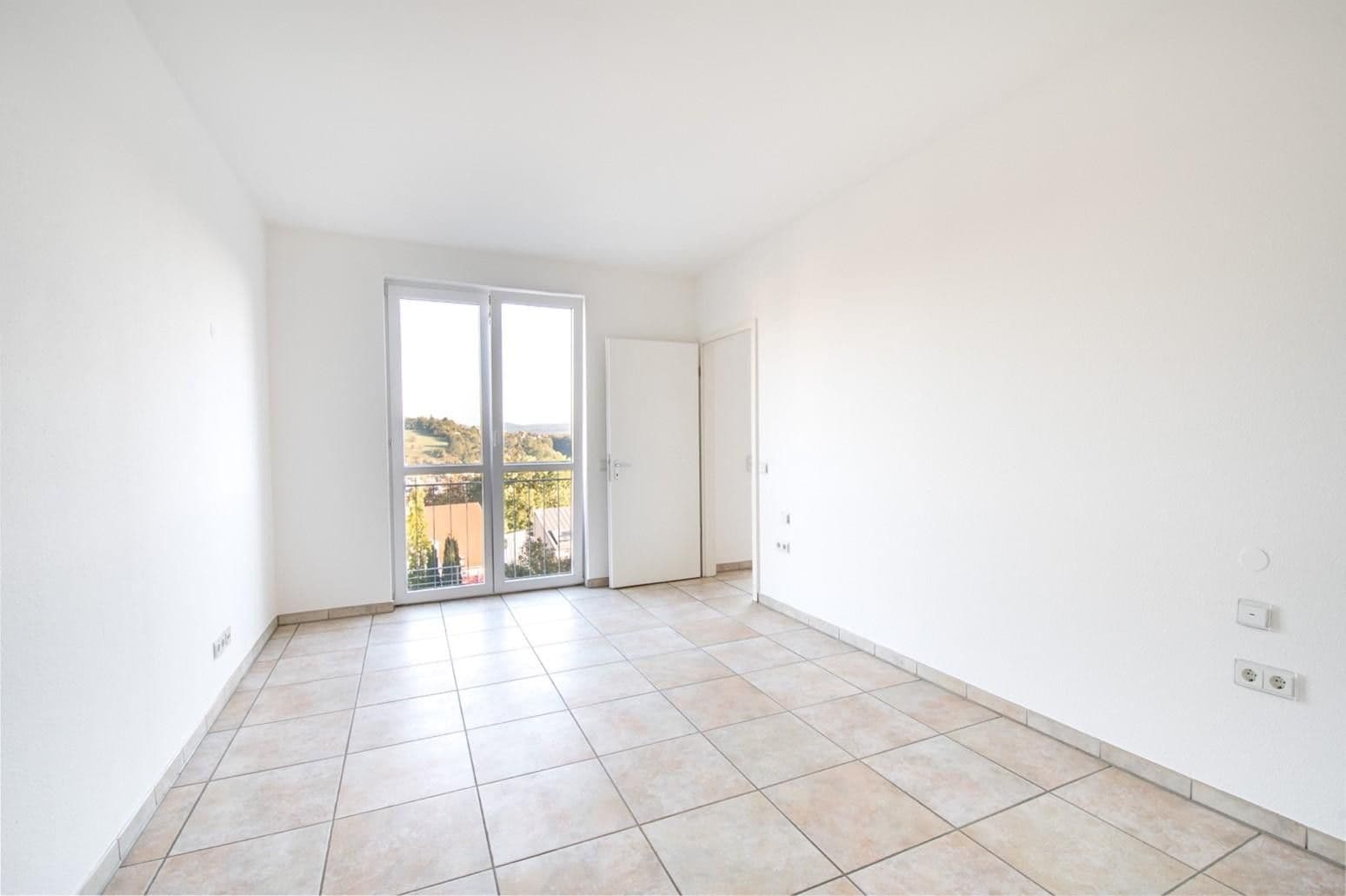 Prenájom bytu 5-izbový 149 m², Tübingen, Bádensko-Wurttembersko Prenájom bytu 5-izbový 149 m², Tübingen, Bádensko-Wurttembersko