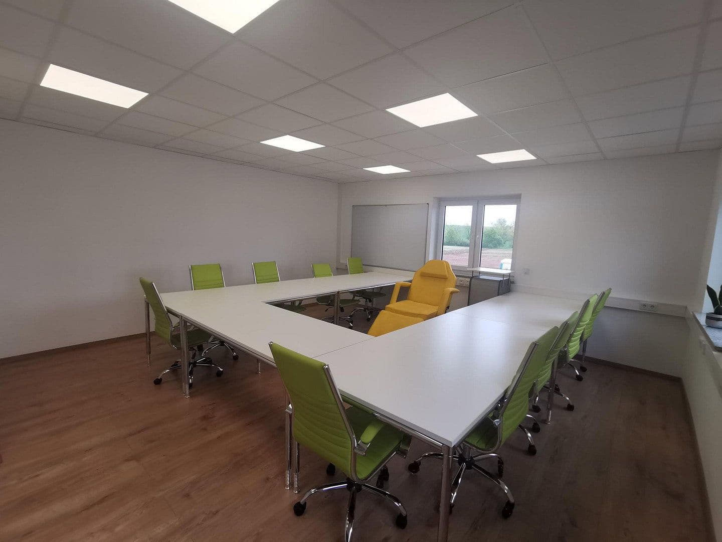 Prenájom kancelárie 137 m², Hadamar, Hesensko Prenájom kancelárie 137 m², Hadamar, Hesensko