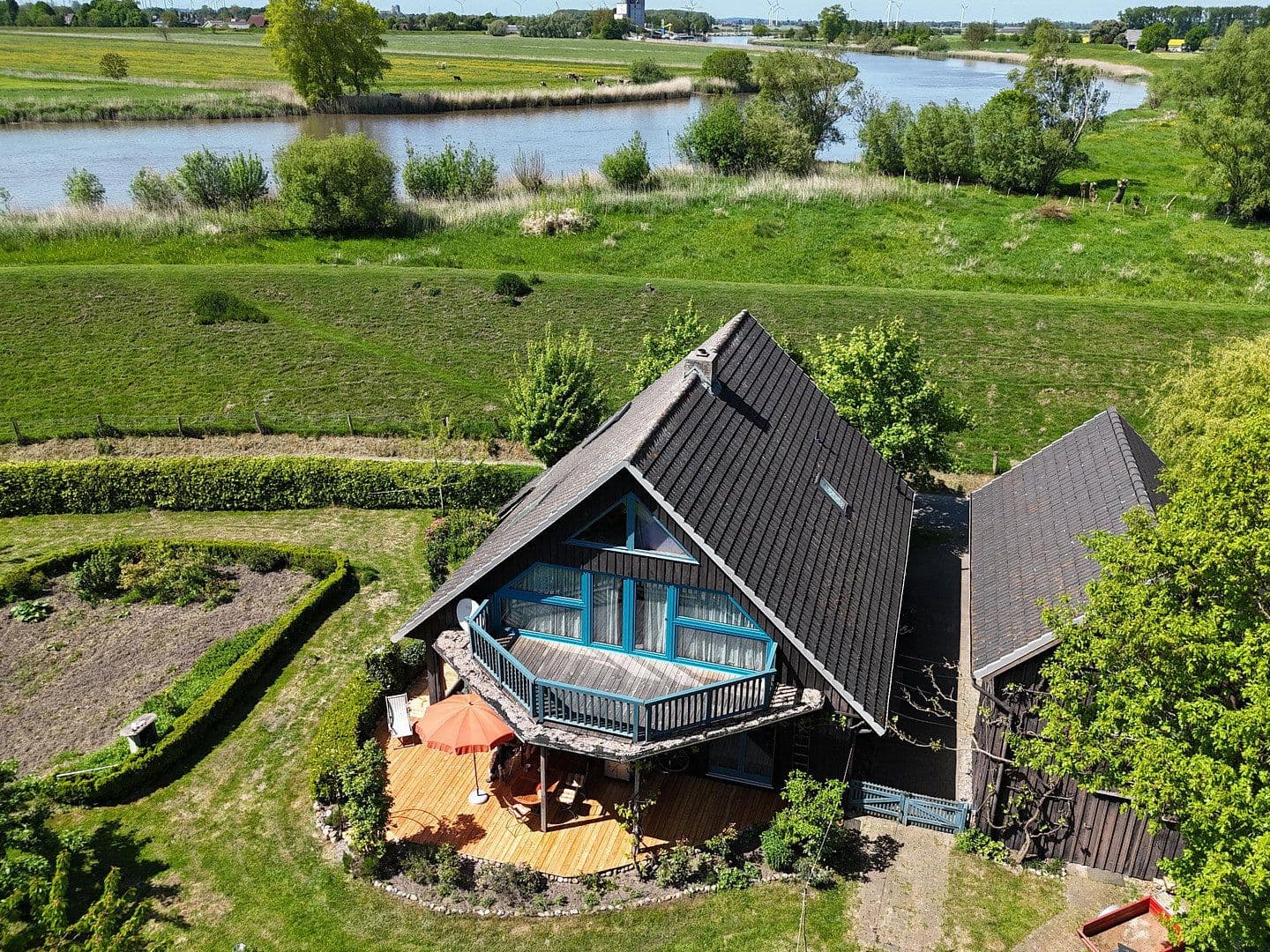 Predaj domu 188 m², pozemek 6.000 m², Bahrenfleth, Šlezvicko-Holštajnsko Predaj domu 188 m², pozemek 6.000 m², Bahrenfleth, Šlezvicko-Holštajnsko