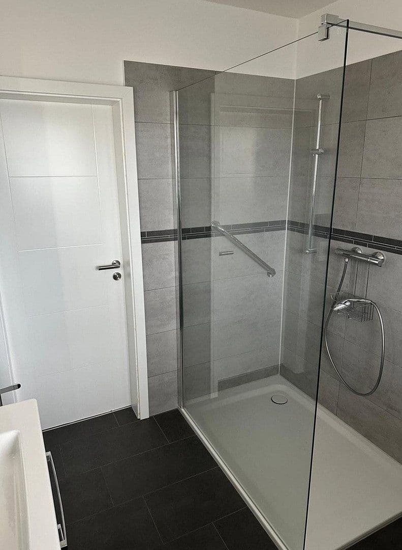 Prenájom bytu 2-izbový 70 m², Stuhr, Dolné Sasko Prenájom bytu 2-izbový 70 m², Stuhr, Dolné Sasko