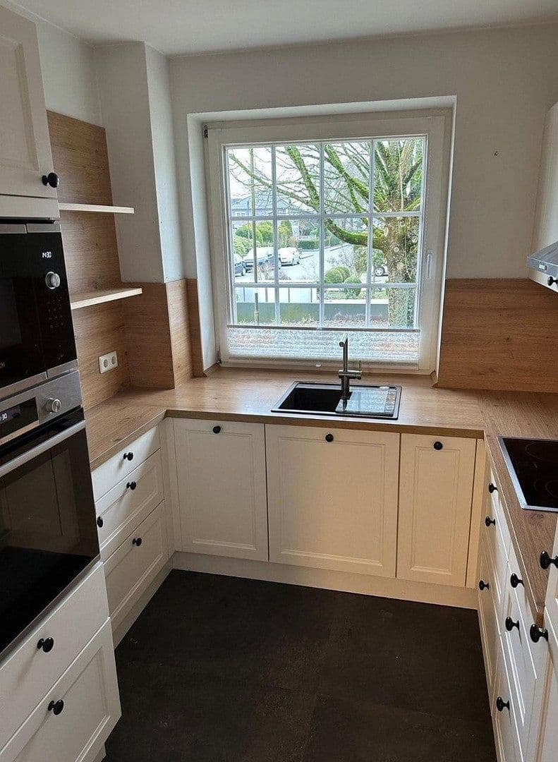 Prenájom bytu 2-izbový 70 m², Stuhr, Dolné Sasko Prenájom bytu 2-izbový 70 m², Stuhr, Dolné Sasko