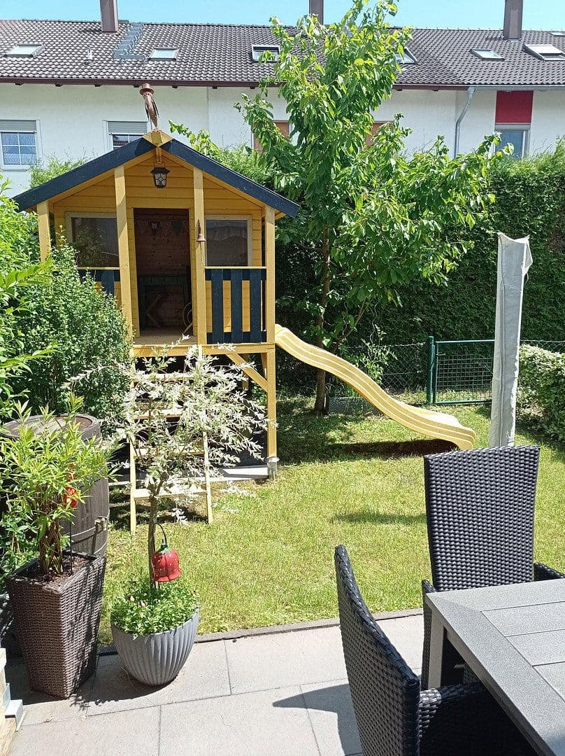 Predaj domu 130 m², pozemek 114 m², Waldkraiburg, Bavorsko Predaj domu 130 m², pozemek 114 m², Waldkraiburg, Bavorsko