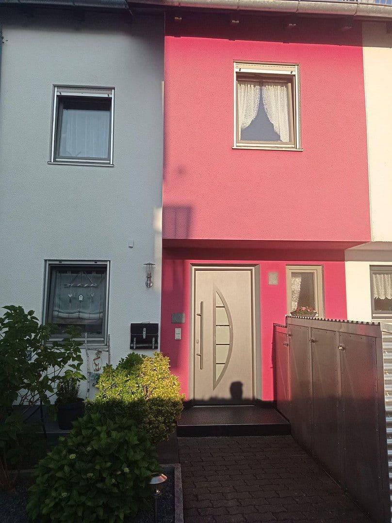 Predaj domu 130 m², pozemek 114 m², Waldkraiburg, Bavorsko Predaj domu 130 m², pozemek 114 m², Waldkraiburg, Bavorsko