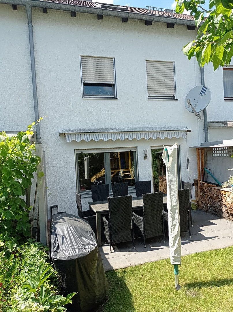 Predaj domu 130 m², pozemek 114 m², Waldkraiburg, Bavorsko Predaj domu 130 m², pozemek 114 m², Waldkraiburg, Bavorsko