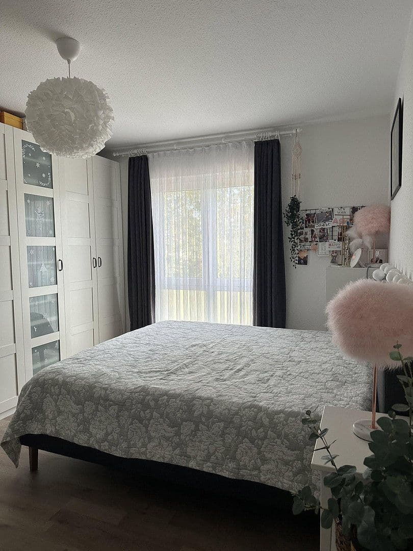 Prenájom bytu 3-izbový 92 m², Frankfurt am Main, Hesensko Prenájom bytu 3-izbový 92 m², Frankfurt am Main, Hesensko