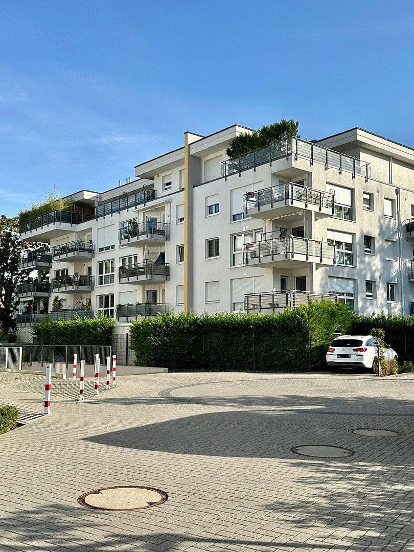 Prenájom bytu 3-izbový 92 m², Frankfurt am Main, Hesensko Prenájom bytu 3-izbový 92 m², Frankfurt am Main, Hesensko