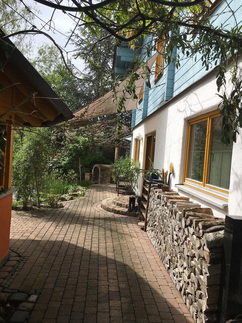 Predaj domu 238 m², pozemek 1.108 m², Landshut, Bavorsko Predaj domu 238 m², pozemek 1.108 m², Landshut, Bavorsko