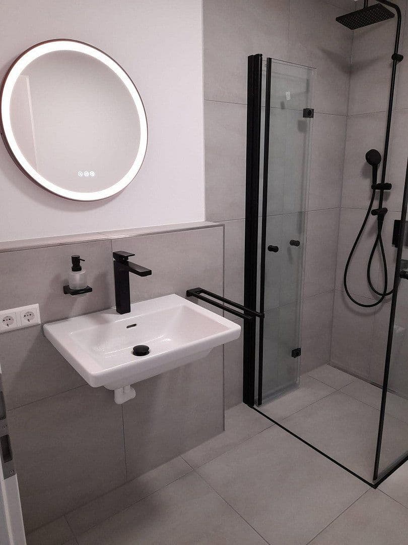 Prenájom bytu 4-izbový 126 m², Neugartenstraße, Hagnau am Bodensee, Bádensko-Wurttembersko Prenájom bytu 4-izbový 126 m², Neugartenstraße, Hagnau am Bodensee, Bádensko-Wurttembersko