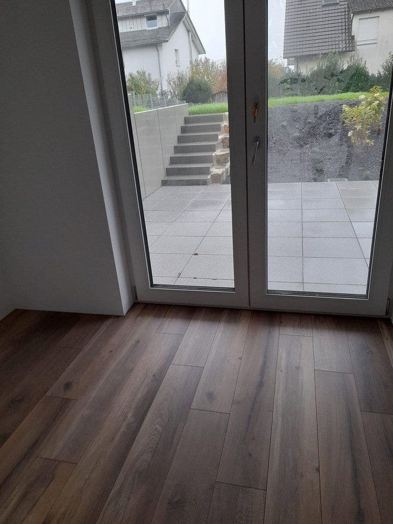 Prenájom bytu 4-izbový 126 m², Neugartenstraße, Hagnau am Bodensee, Bádensko-Wurttembersko Prenájom bytu 4-izbový 126 m², Neugartenstraße, Hagnau am Bodensee, Bádensko-Wurttembersko