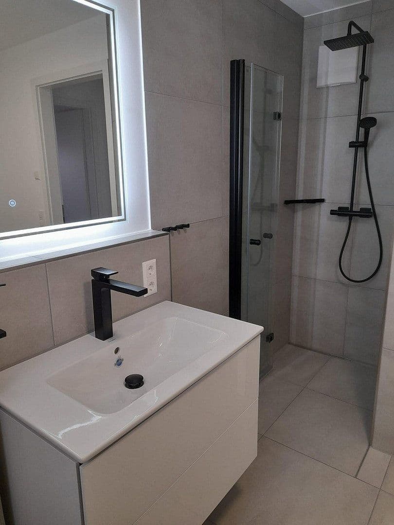 Prenájom bytu 4-izbový 126 m², Neugartenstraße, Hagnau am Bodensee, Bádensko-Wurttembersko Prenájom bytu 4-izbový 126 m², Neugartenstraße, Hagnau am Bodensee, Bádensko-Wurttembersko