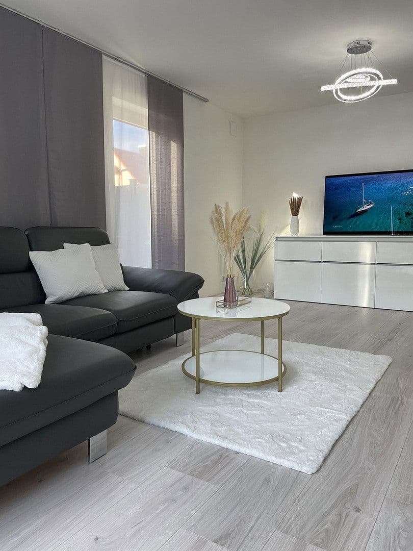 Prenájom domu 160 m², pozemek 300 m², Ingolstadt, Bavorsko Prenájom domu 160 m², pozemek 300 m², Ingolstadt, Bavorsko