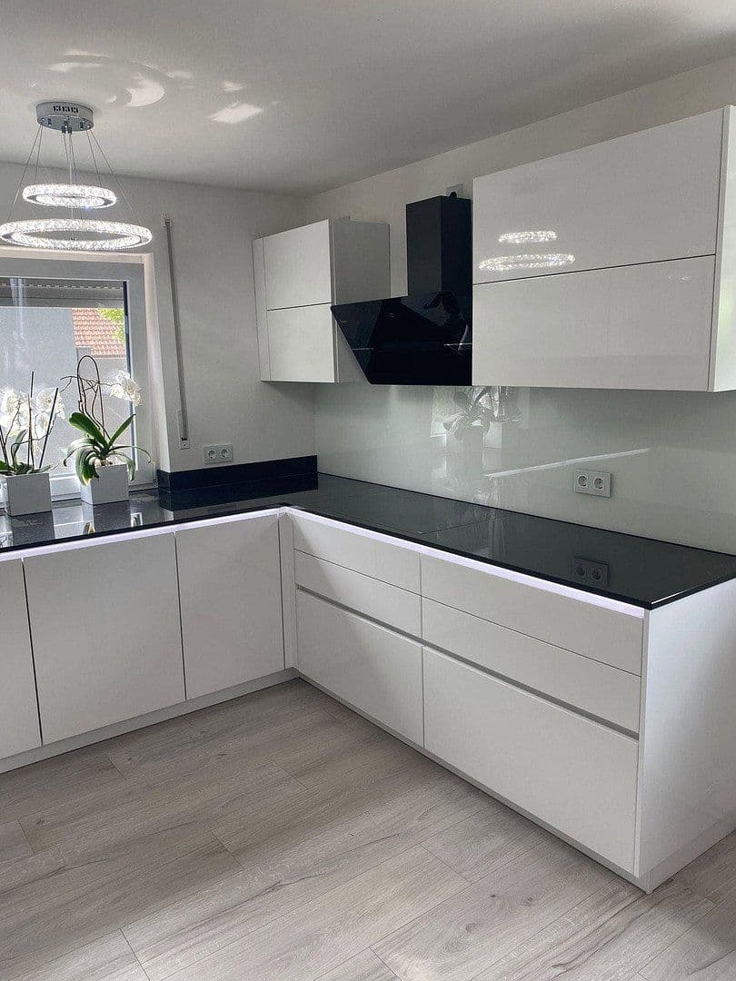 Prenájom domu 160 m², pozemek 300 m², Ingolstadt, Bavorsko Prenájom domu 160 m², pozemek 300 m², Ingolstadt, Bavorsko