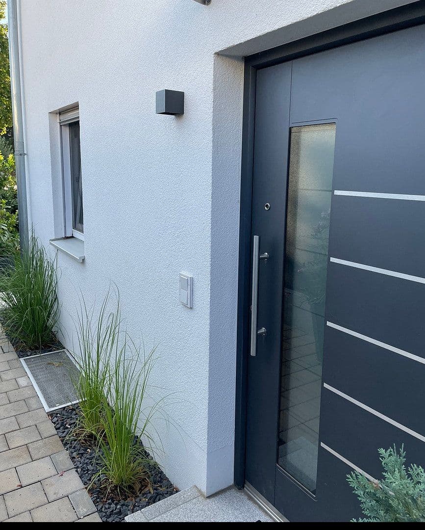 Prenájom domu 160 m², pozemek 300 m², Ingolstadt, Bavorsko Prenájom domu 160 m², pozemek 300 m², Ingolstadt, Bavorsko