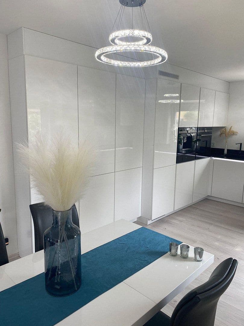 Prenájom domu 160 m², pozemek 300 m², Ingolstadt, Bavorsko Prenájom domu 160 m², pozemek 300 m², Ingolstadt, Bavorsko