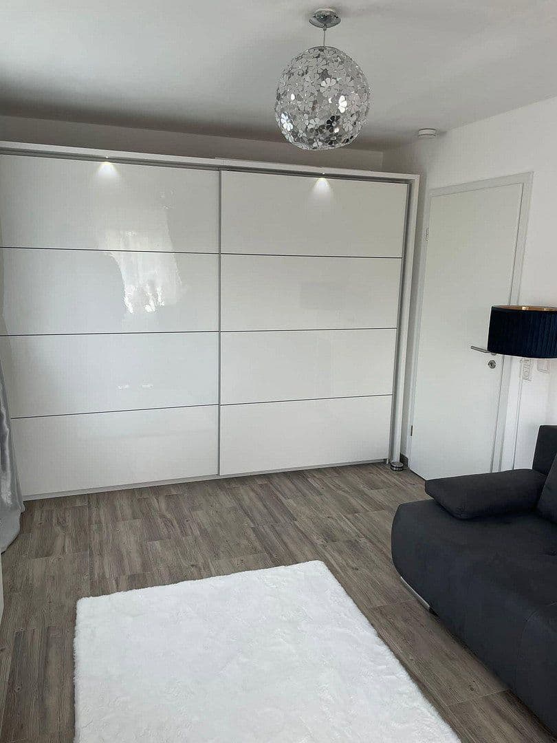 Prenájom domu 160 m², pozemek 300 m², Ingolstadt, Bavorsko Prenájom domu 160 m², pozemek 300 m², Ingolstadt, Bavorsko