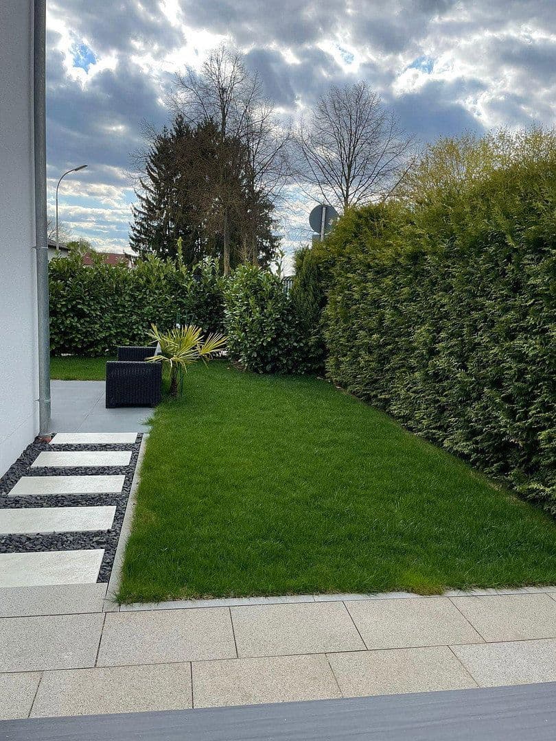 Prenájom domu 160 m², pozemek 300 m², Ingolstadt, Bavorsko Prenájom domu 160 m², pozemek 300 m², Ingolstadt, Bavorsko