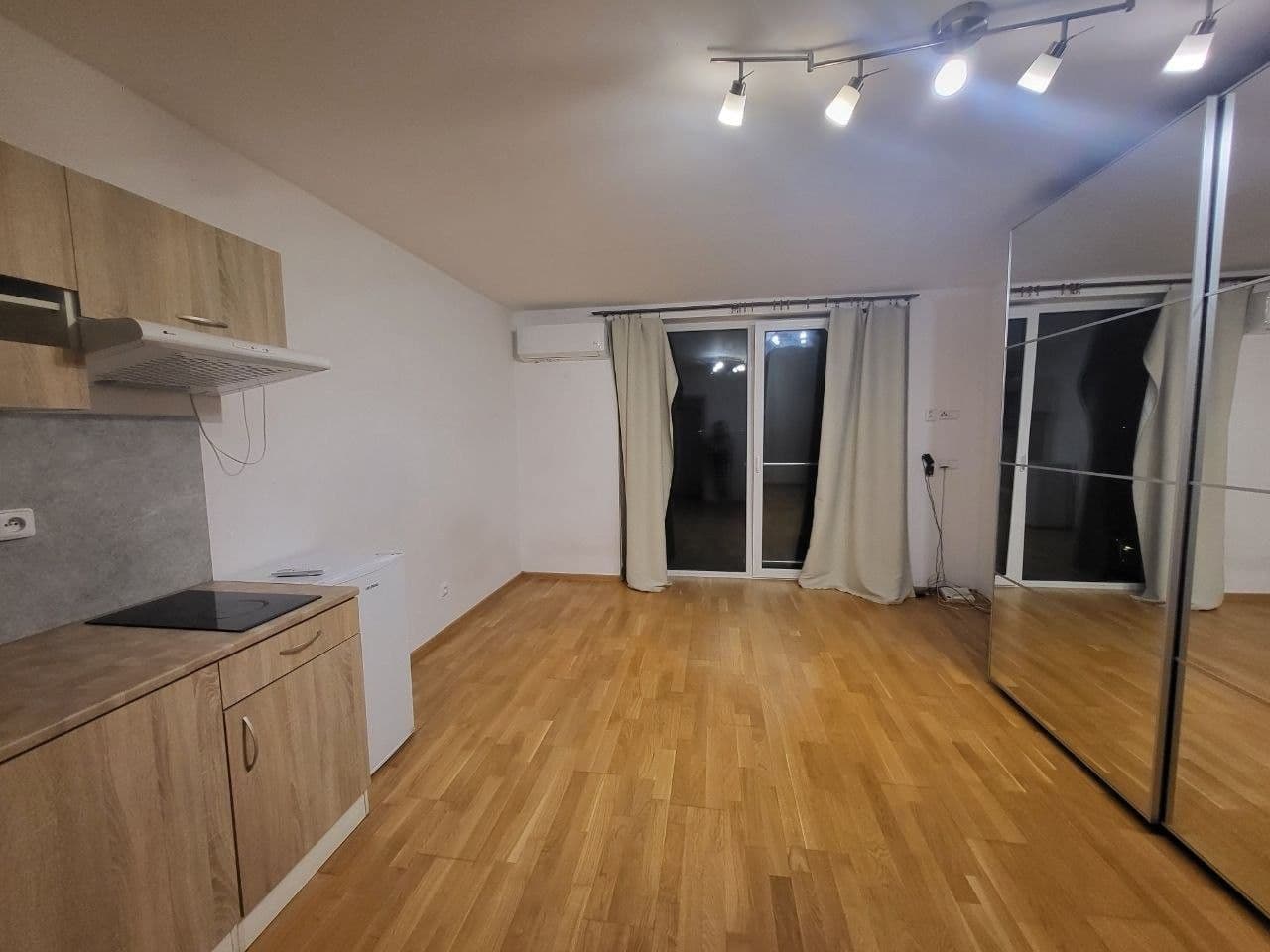Prenájom bytu 1-izbový 30 m², Sukova, Velké Přílepy, Středočeský kraj Prenájom bytu 1-izbový 30 m², Sukova, Velké Přílepy, Středočeský kraj
