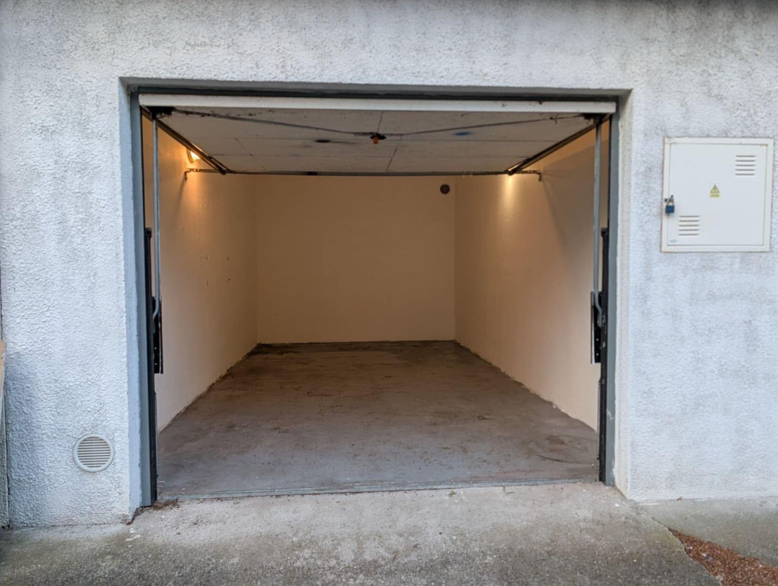 Predaj garáže 20 m², Lysá nad Labem, Středočeský kraj Predaj garáže 20 m², Lysá nad Labem, Středočeský kraj