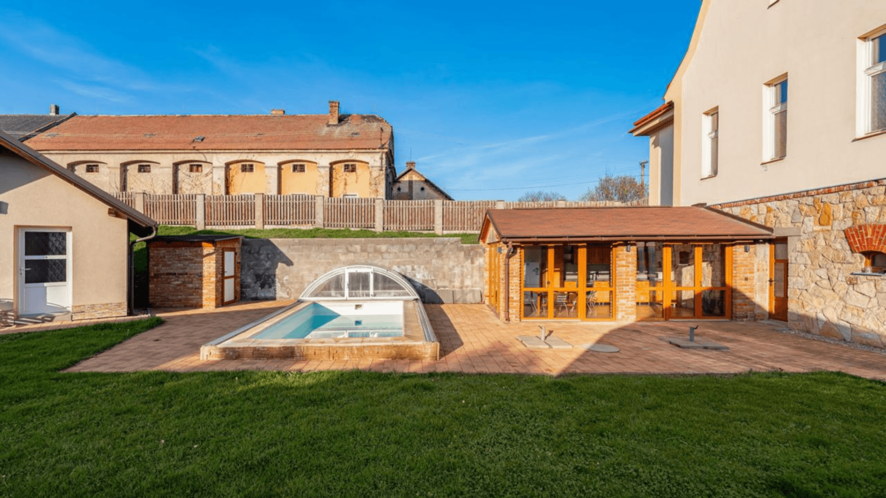 Predaj domu 400 m², pozemek 6.748 m², 1. máje, Vysoké Veselí, Královéhradecký kraj Predaj domu 400 m², pozemek 6.748 m², 1. máje, Vysoké Veselí, Královéhradecký kraj