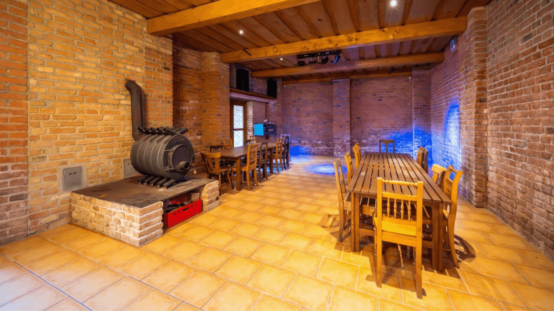 Predaj domu 400 m², pozemek 6.748 m², 1. máje, Vysoké Veselí, Královéhradecký kraj Predaj domu 400 m², pozemek 6.748 m², 1. máje, Vysoké Veselí, Královéhradecký kraj