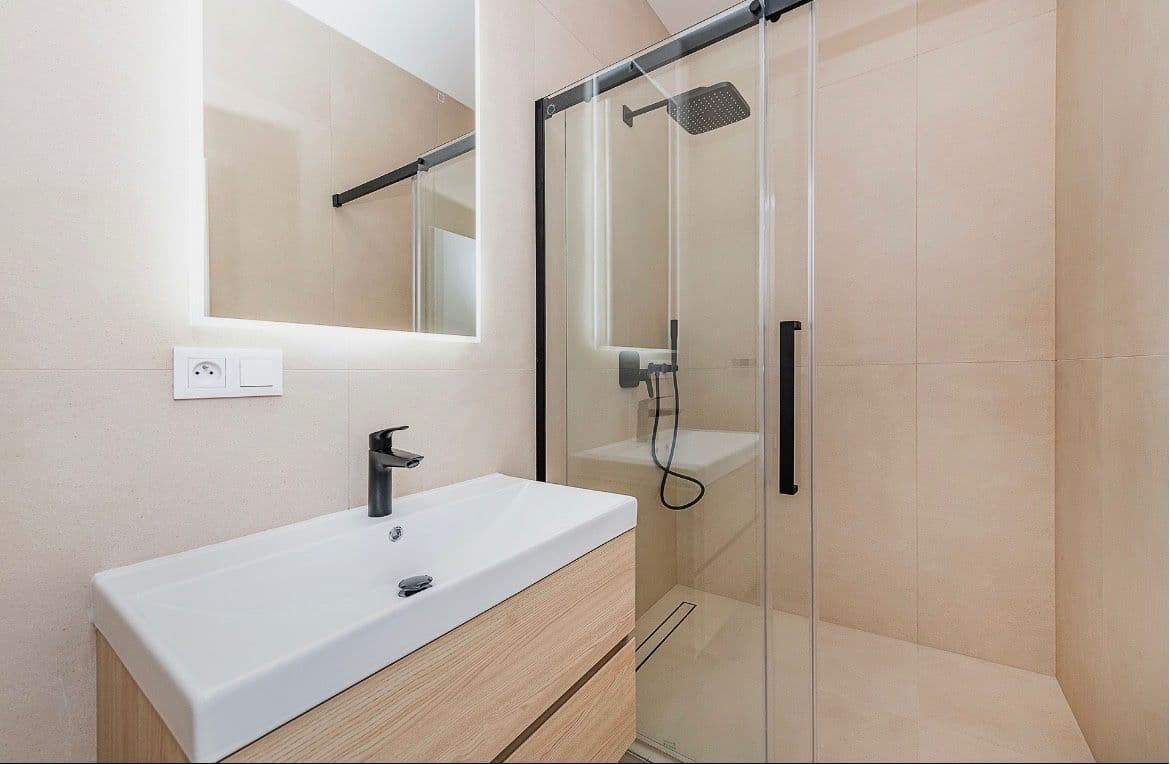 Prenájom bytu 2-izbový 50 m², U Křížku, Praha, Praha Prenájom bytu 2-izbový 50 m², U Křížku, Praha, Praha